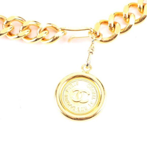 Chanel Medallion Chain-Link Belt in Gold Tone Metal with Box - Picture 2 of 5